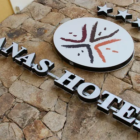 Janas فندق