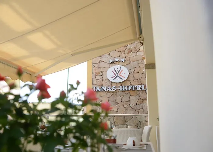 ヤナス 3* ヴィッラシミーウス