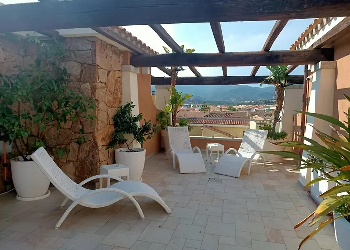 ヤナス ホテル 3*