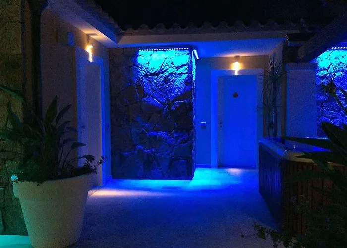 ヤナス ホテル 3*